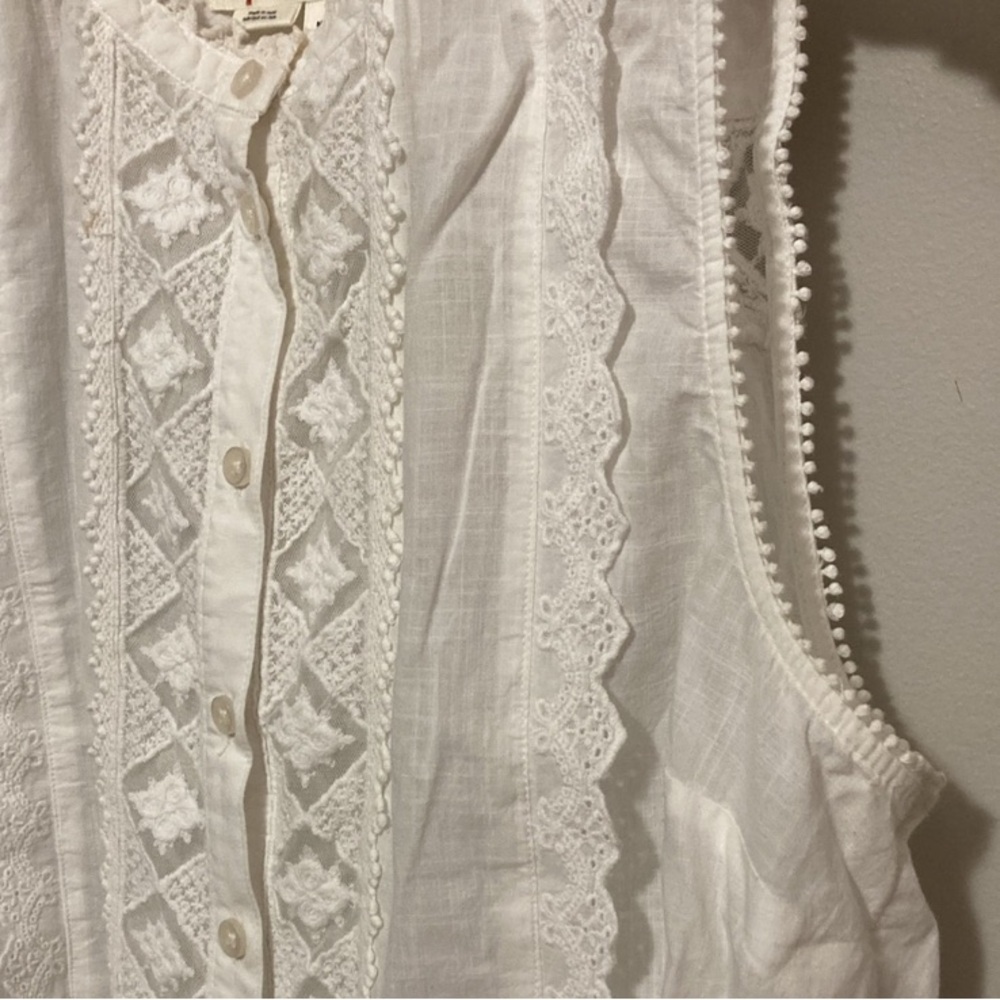 Anthropologie White Buttoned Embellished Blouse Mandarin Collar, Size Medium - Picture 7 of 10